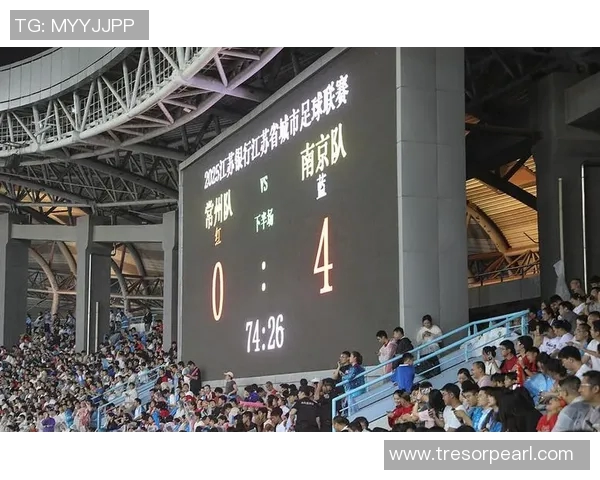 南京足球队以66分高居大师赛积分榜首位展现强劲实力